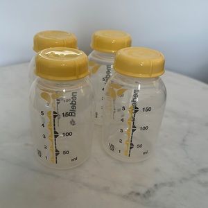 Medela 5oz baby bottle - slightly used - pack of 4